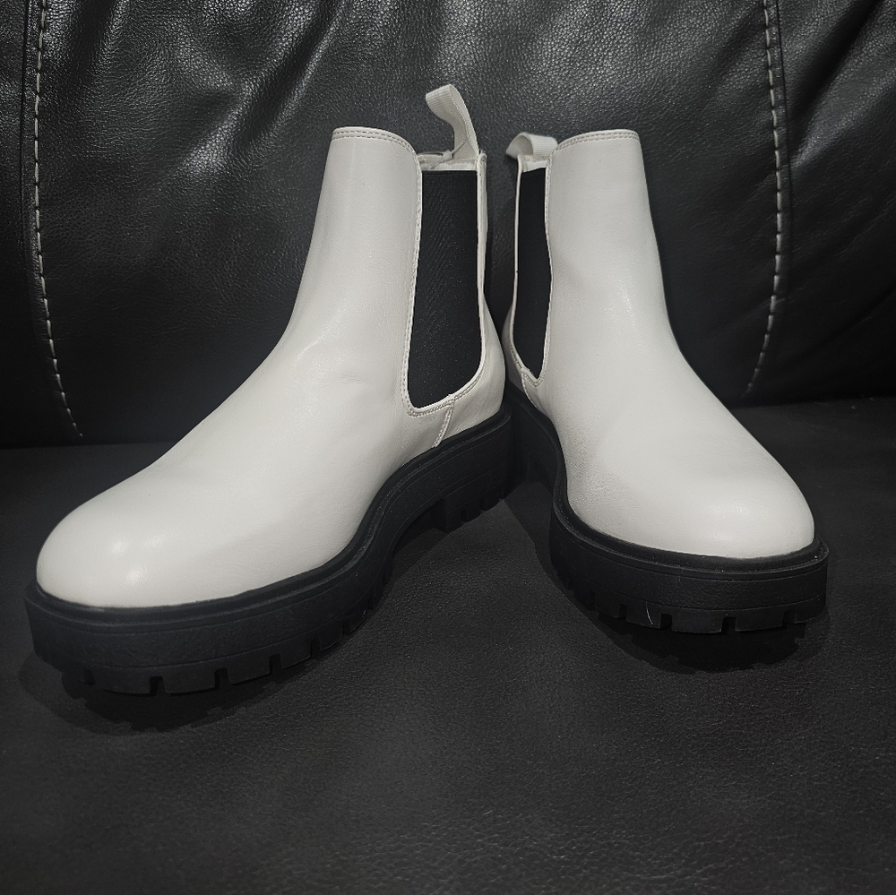 Brand New White Winter Boots • Customization  Available 🎨